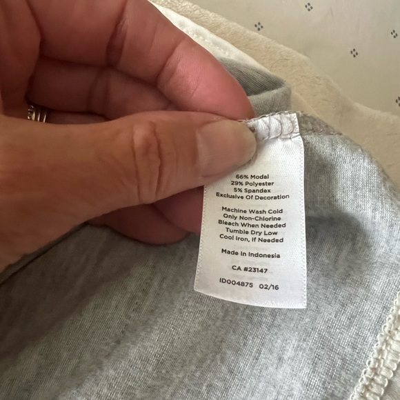 Talbots Petites Large Top, pretty gray, cream with black fringed lace - Picture 3 of 11